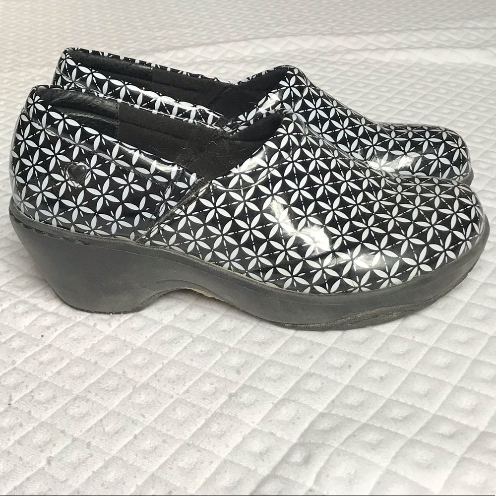 Nurse mates clogs size 10